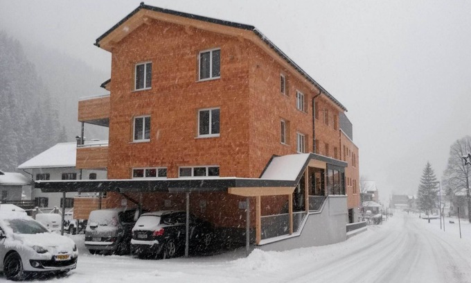 Klosterle Apartment | Flat in Arlberg near Ski Slopes & Sauna