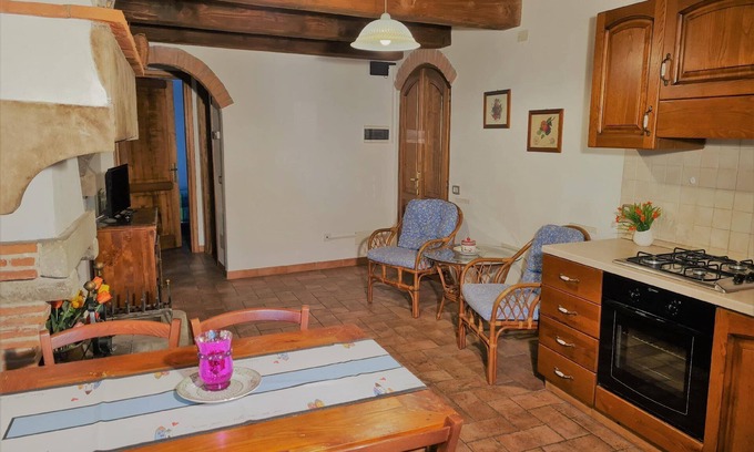 Pratovecchio Apartment | Flat in a historic stone house