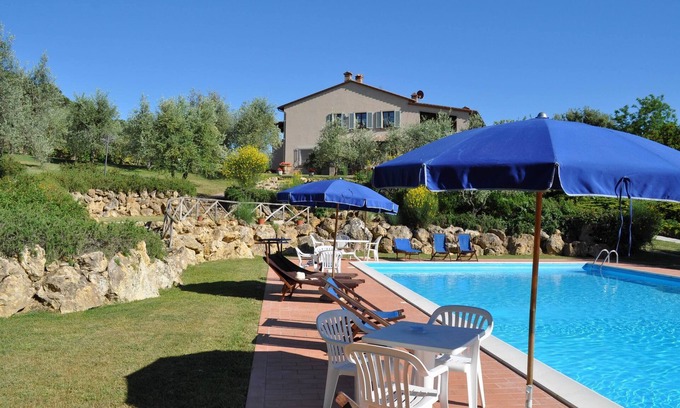 Iano Apartment | Flat in Iano,covered terrace, A/C, village walking distance,Wi-Fi,pool, sleeps 8