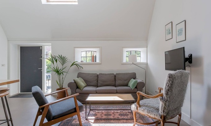 Workum Apartment | Flat (max 4 pers) in former farmhouse within walking distance of Workum centre