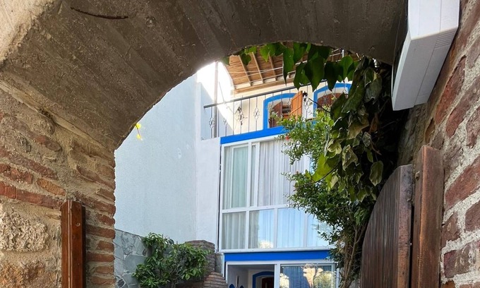 Bozcaada Apartment | Flat w Garden 5 min to Ayazma Beach in Bozcaada