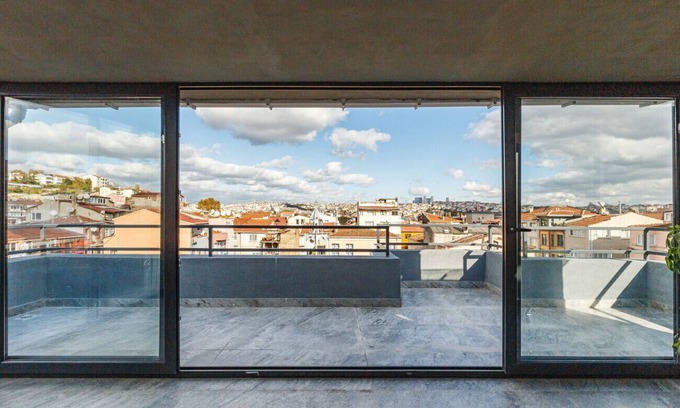 Istanbul City Center Apartment | Flat w Terrace Near Red Church in Fatih