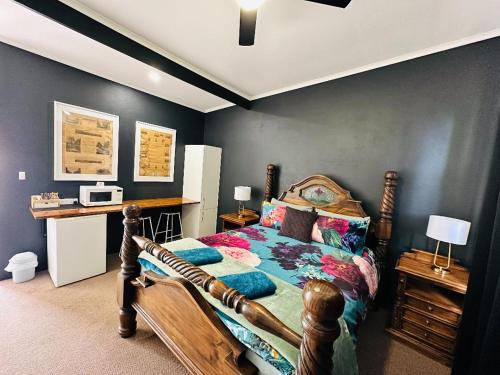 Quorn Hotel | Flinders Ranges Motel - The Mill