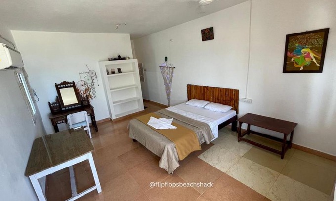Mahabalipuram Beach Hotel | Flipflops Beach Shack and Cafe