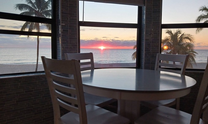 Hollywood Condo | Fll Boat Show $25 uber 5☆ OceanView *PRIME Location* ♡ Brdwlk*Free Park*