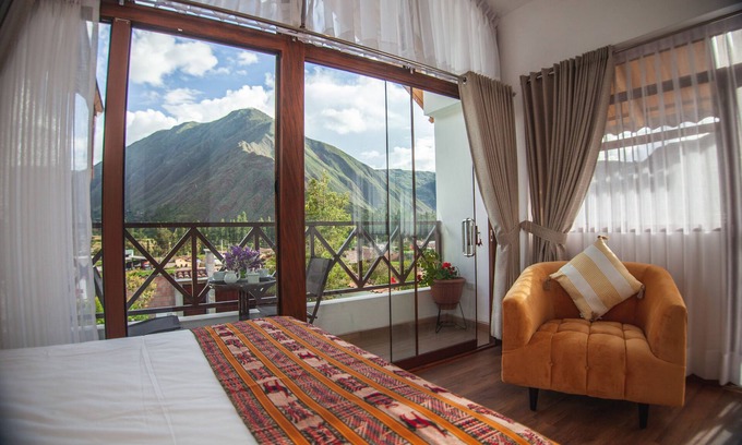 Huayllabamba Hotel | Flores de la Villa