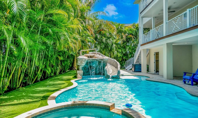 Bradenton Beach House | Florida Beach Retreat! Pool and Rooftop Deck!