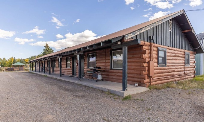 South Fork Cabin | Foothills Lodge 4 - South Fork