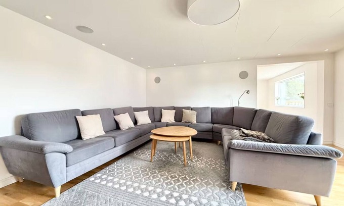 Landvetter Apartment | For Workers & family's - 6BR - 2 Bath - All Incl