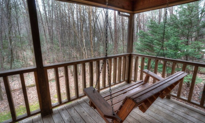 Sautee Nacoochee Cabin | Forest Haven- Perfect Warm Cabin with 30 foot back porch