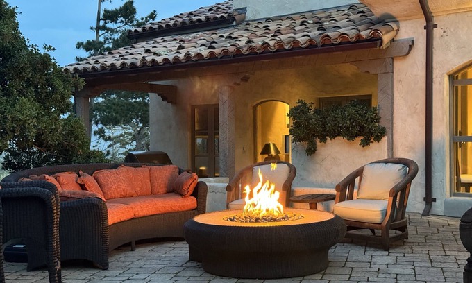 Del Monte Forest House | Forest Opulence: Center of PB Resorts: Four Seasons Bedding