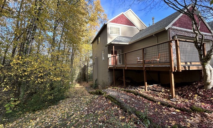 Mount Park House | Forest Retreat Oasis: Pet friendly and in safe desirable location