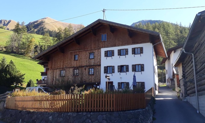 Pfafflar House | Former farm with a fantastic mountain backdrop