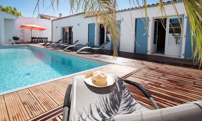 La Cotiniere Villa | Former fisherman's house with pool in the heart of Old Cotinière