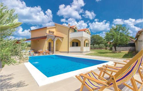 Bristane House | Four-Bedroom Holiday Home In Miljevci