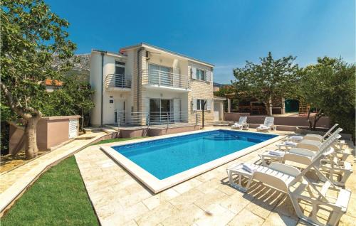 Kastel Gomilica House | Four-Bedroom Holiday Home In Kastel Gomilica