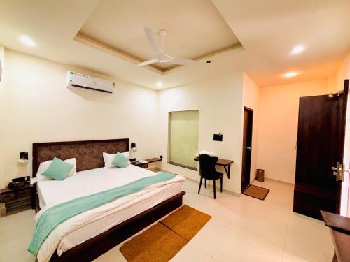 Bhojpur Hotel | Four Lakes