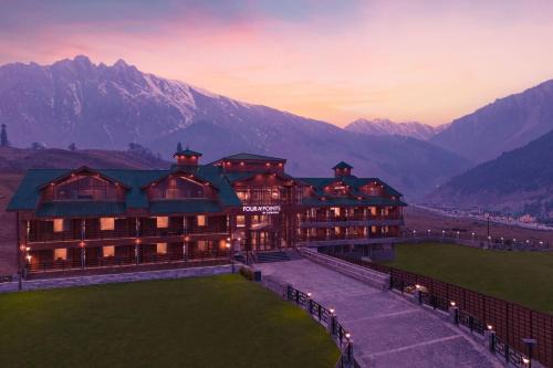 Sonamarg Hotel | Four Points by Sheraton Sonmarg Resort