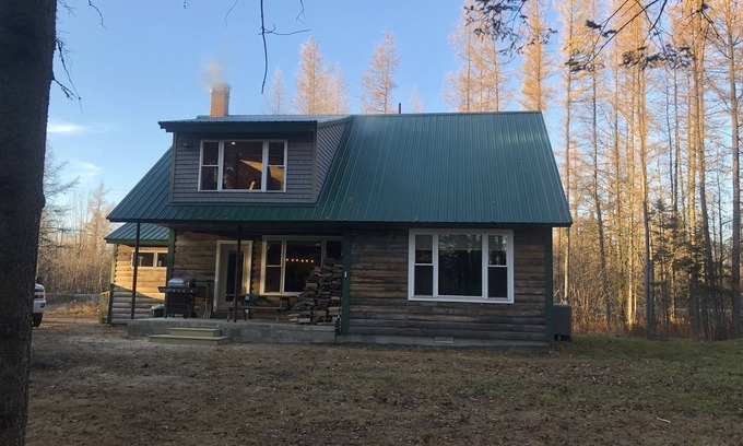 Jackman House | Four Season Log Cabin on Moose River