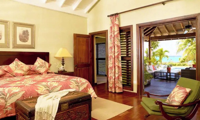 Ocho Rios House | Four Winds includes the services of a cook, butler and nighttime security staff.