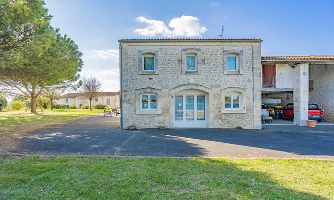 La Gripperie-Saint-Symphorien House | House 'Gite Aix Indoor Pool' with Shared Garden and Wi-Fi