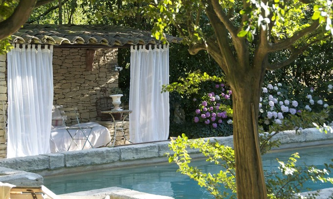 Paluds de Noves Apartment | Daudet Romantic two-person apartment in Provence