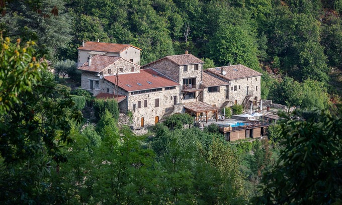 Asperjoc House | d'une Source