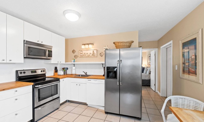 Laguna Beach Estates Cottage | Free Activities Daily - 800ft to the Beach! Family Fav, Free Activities Incl