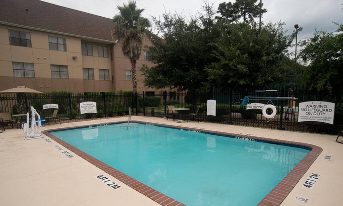 Barker Condo | Free Breakfast + Fitness Center + Outdoor Pool | Modern Suite