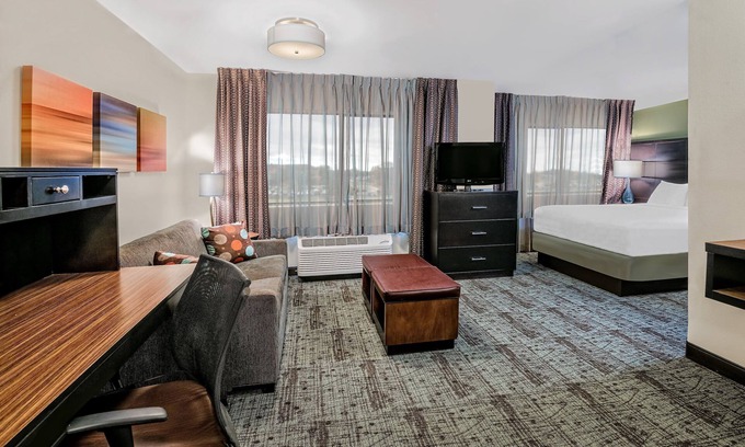 Tech Terrace Apartment | Free Breakfast. Shared Pool & Hot Tub. Studio Near Texas Tech University & University Medical Center.