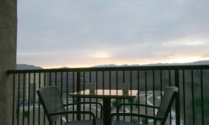 Pigeon Forge Condo | Free Daily Activities - Convenient location - Indoor pool - Penthouse view