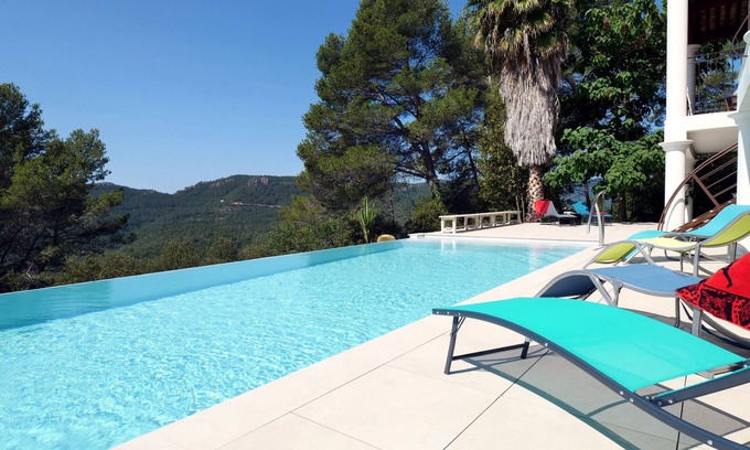 Bagnols-en-Foret Villa | French Riviera Air-conditioned Villa with heated infinity pool, Amazing view