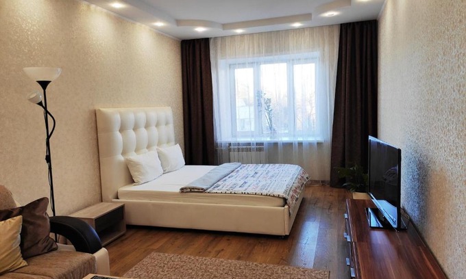 Kovrov Apartment | Fresh Room: Apartment on Griboedova