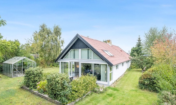 Strøby Egede House | "Frida" - 125m from the sea by Interhome