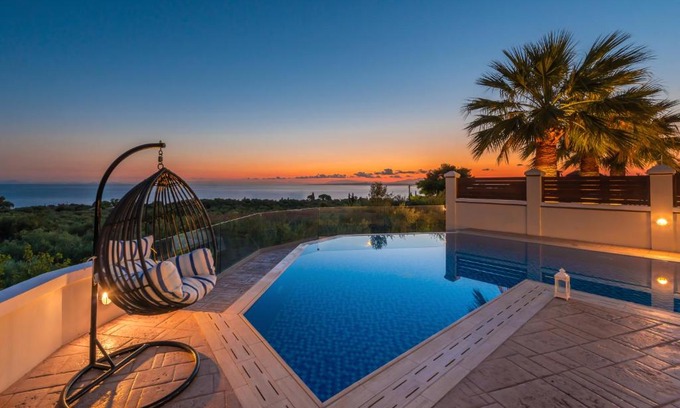 Akrotiri Villa | Frido Luxury Villa with Jacuzzi