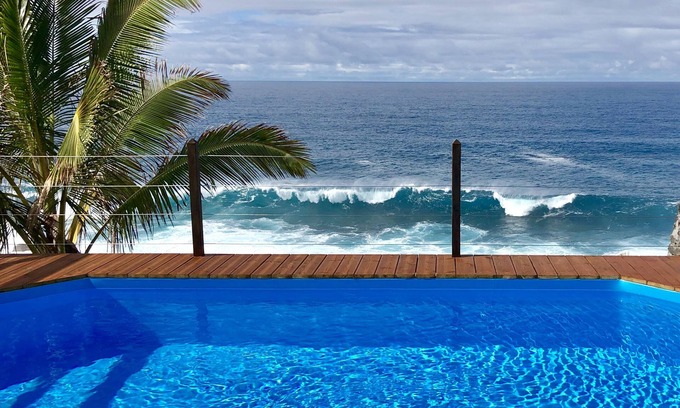 Saint-Pierre De La Reunion Villa | FRONT de MER, Standing Villa, 20 m from the Ocean, swimming pool, Saint-Pierre -