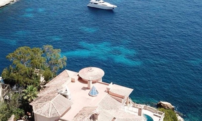 Sol de Mallorca Ski Chalet | Front line villa