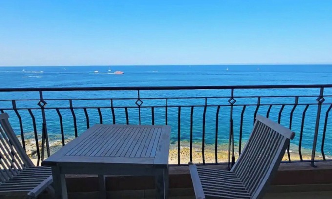 Sliema Apartment | Front Sea View 3 bdr Huge Apartment Sliema parking