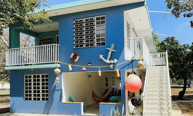 Pole Ojea House | Full Home+Pool With Two separate Studios First Floor+Pool Table 5 min from Beach