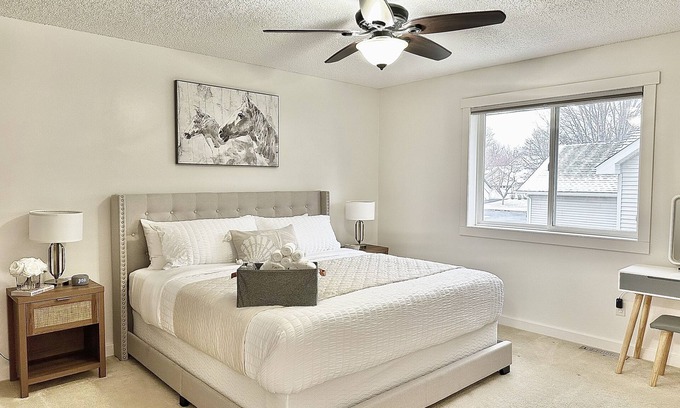 Shakopee House | Fully Booked For Summer - Plan Your Fall Trip Now! π