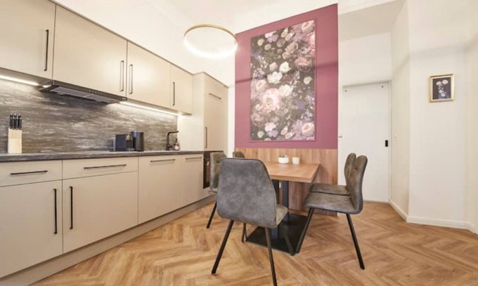 Thurygrund House | Fully equipped design apartment close to Subway