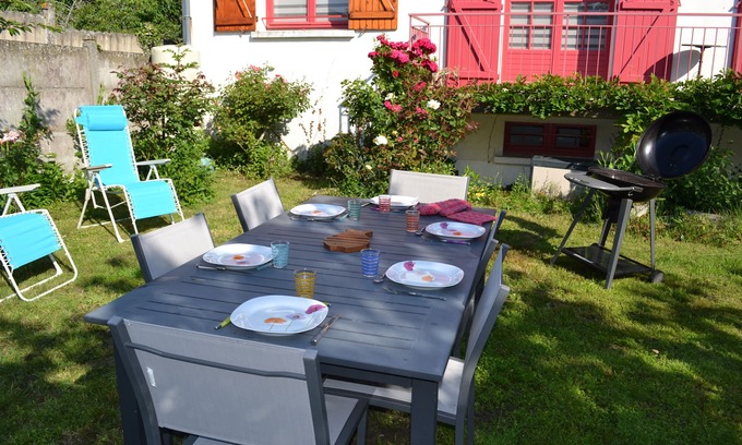 Blois House | Fully equipped family home with a large garden and free fiber WIFI