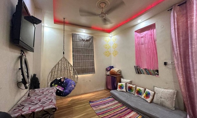 New Delhi Apartment | Fully furnished 1BHK- Stay Cozy - Feel at Home