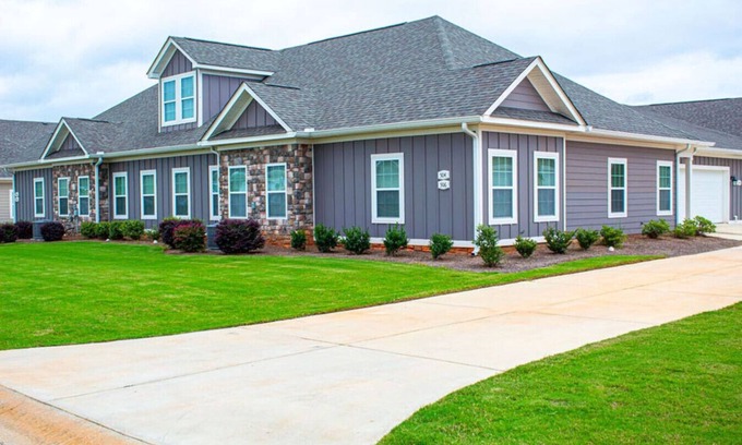 Warner Robins House | Fully Furnished 3BR · Subdivision Amenities