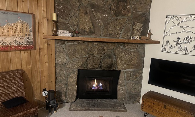Dillon Condo | Fully renovated, great lake and mountain views in heart of Colorado ski country