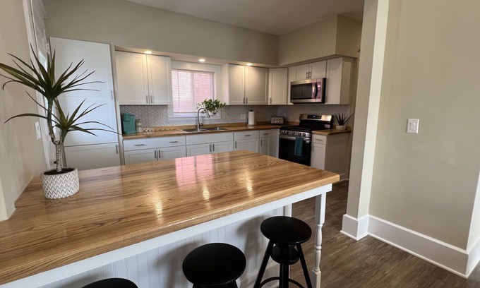 Oneonta House | Fun family cottage 8 minutes from All Star Village