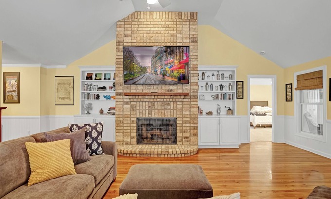 Savannah House | Fun Family Friendly, 4bd/3.5ba, Near Tybee & Savannah, Game Room, Sleeps 10