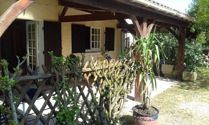 Saint-Avit-Saint-Nazaire Cottage | Furnished for tourism, in a detached house independent of the owner