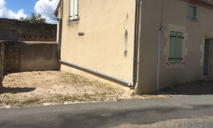 Saint-Pierre-le-Moutier Cottage | Furnished rental, close to all shops - 10 minutes from the circuit of Magny-Cours