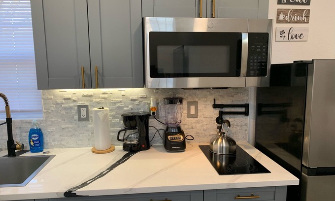 Dallas Cabin | Furnished Suite/Cabin Near Downtown Dallas Ideal for Long Stays